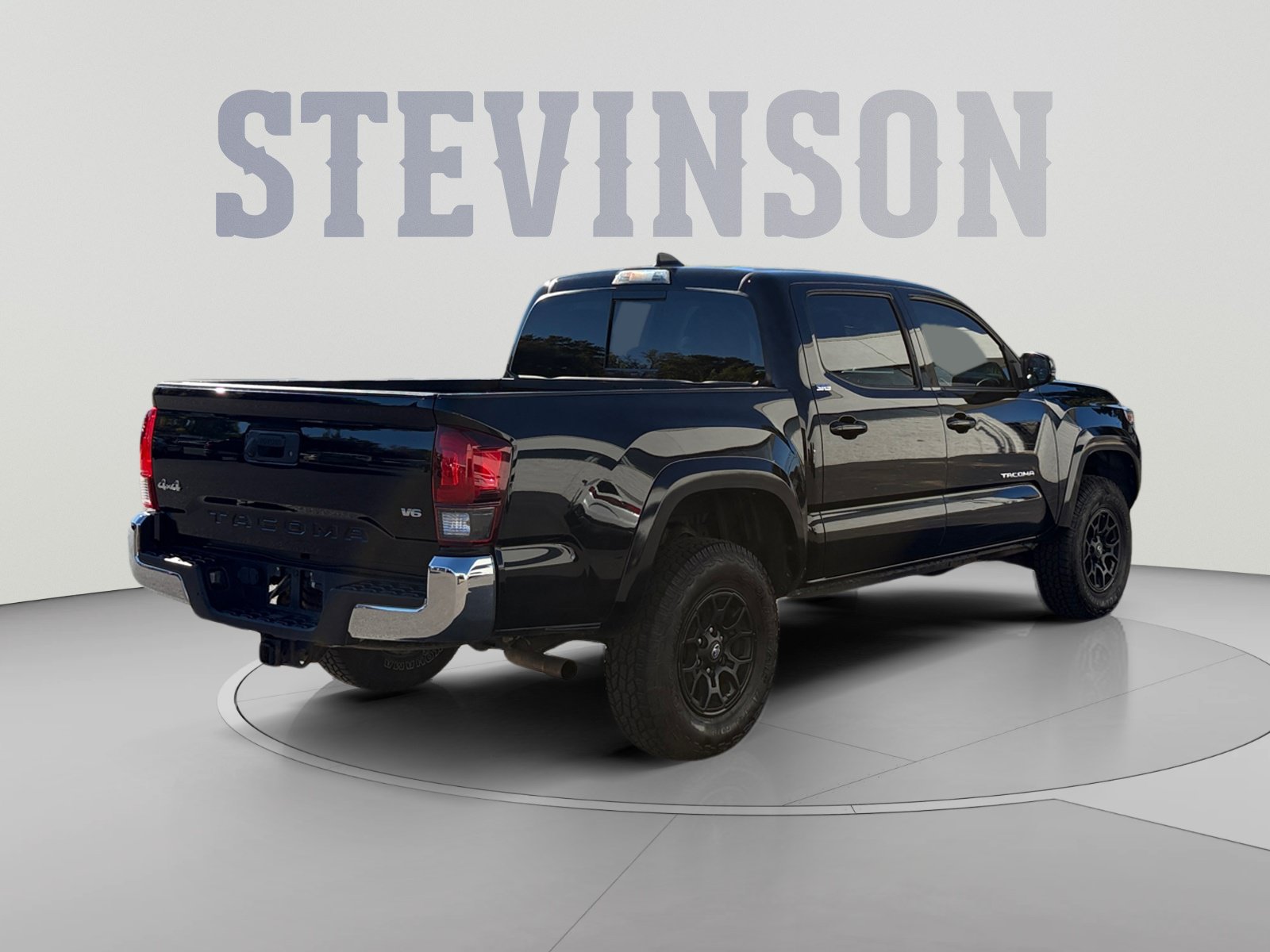 Used 2020 Toyota Tacoma SR5 AWD/4WD image 5