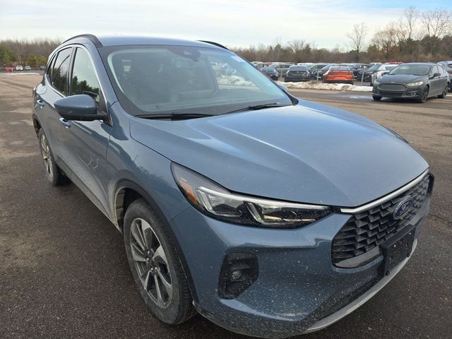 Used 2024 Ford Escape Platinum image 2