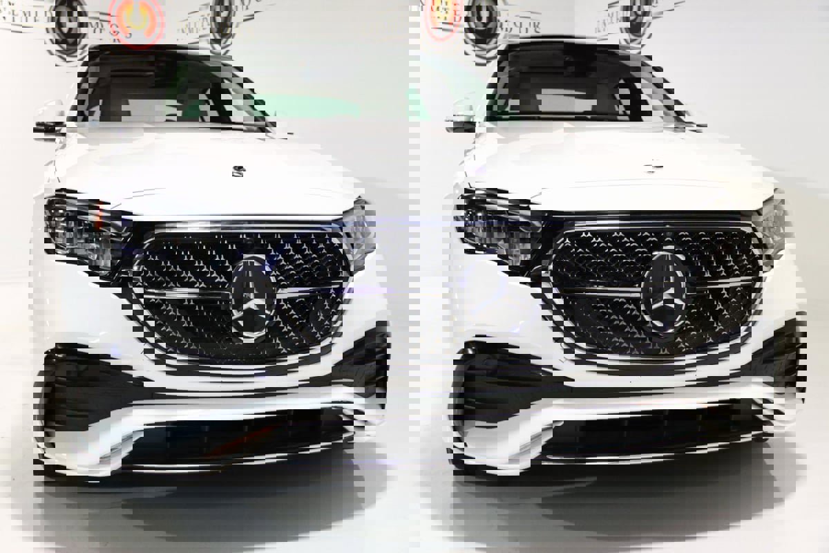 Used 2025 Mercedes-Benz E 350 4MATIC Sedan image 28