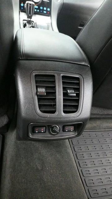 Used 2018 Ford Taurus Limited AWD/4WD image 26