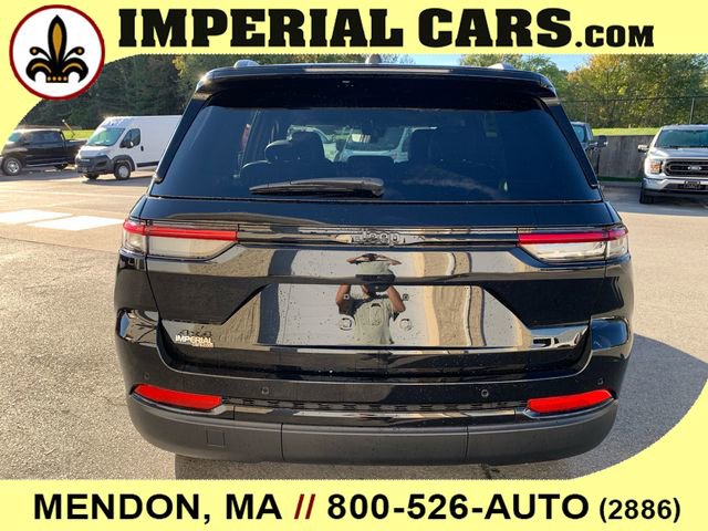 New 2025 Jeep Grand Cherokee Altitude image 11