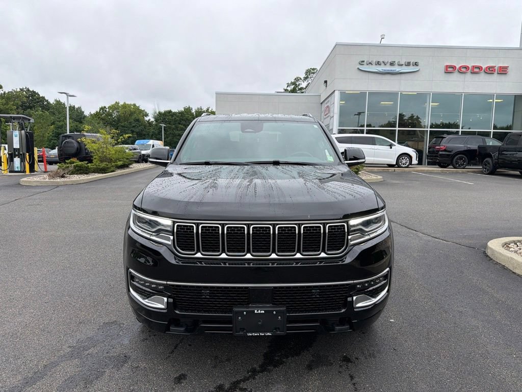 Used 2023 Jeep Wagoneer 4WD image 9