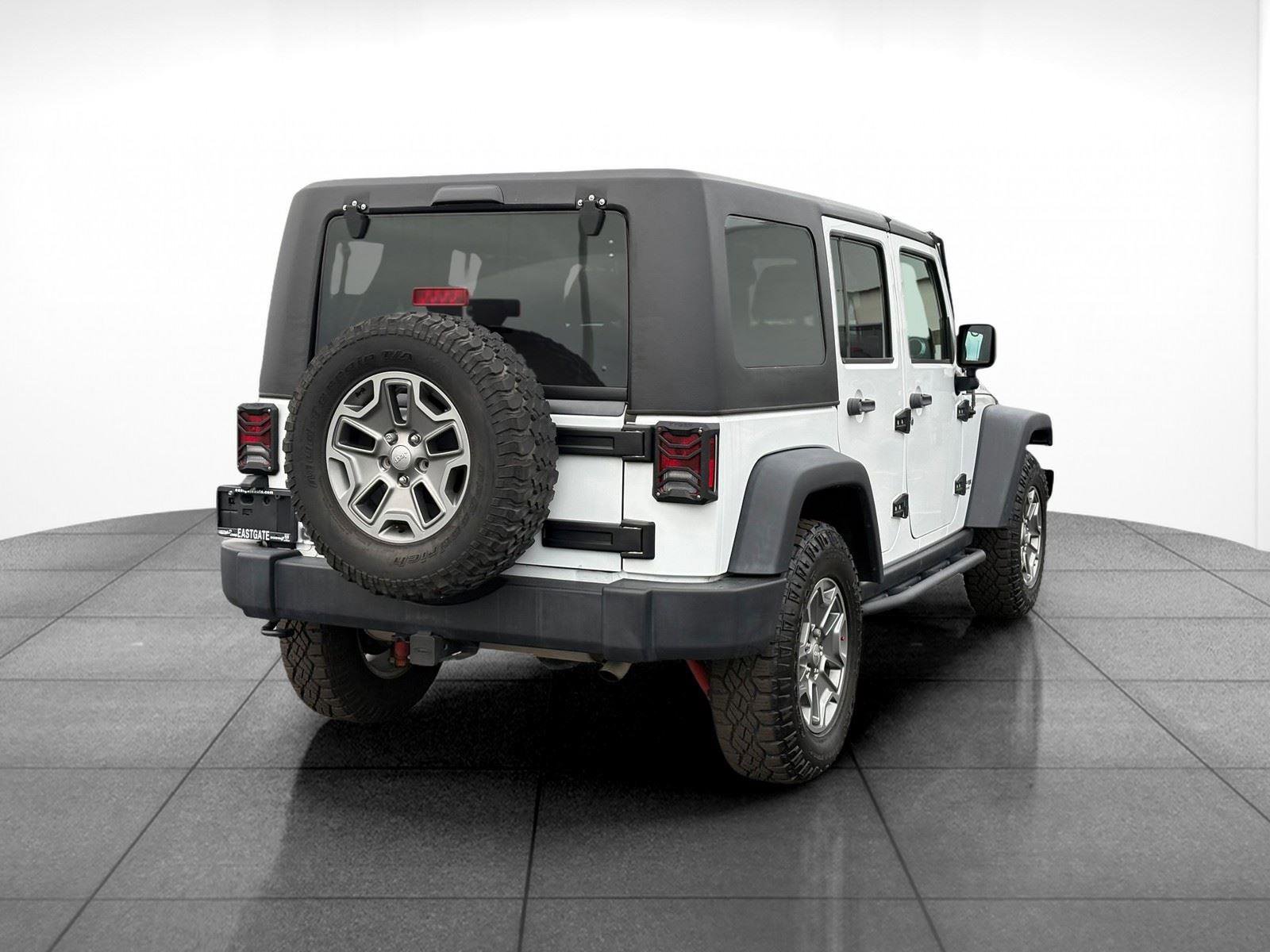 Used 2018 Jeep Wrangler Unlimited Rubicon w/ Connectivity Group image 7