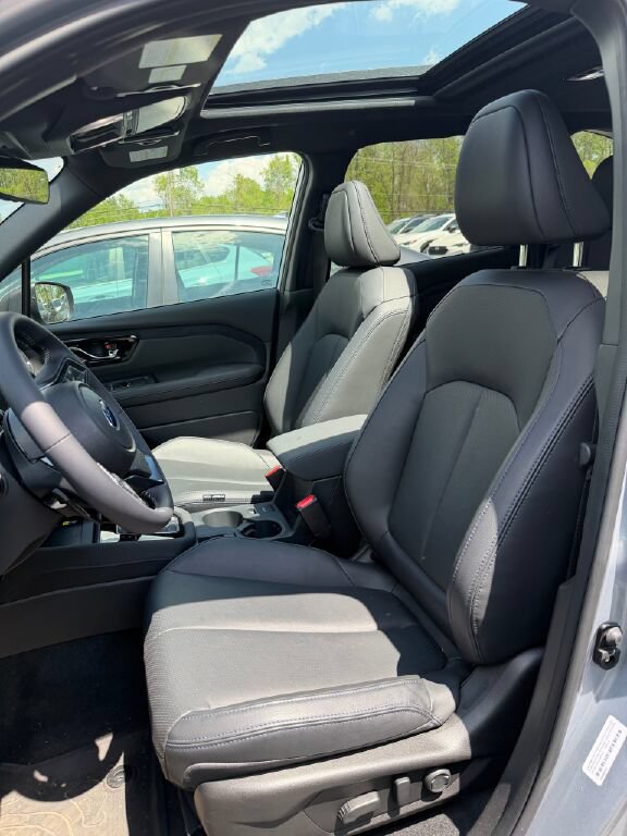 Certified 2025 Subaru Forester Limited w/ Popular Package AWD/4WD image 5