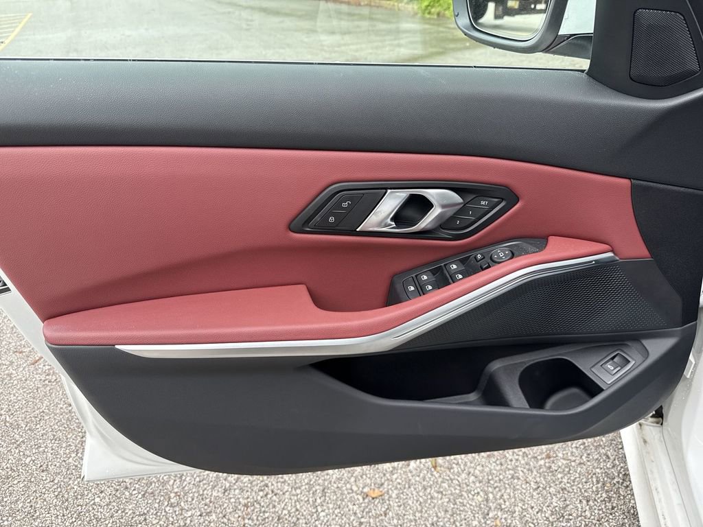 Used 2025 BMW 330i xDrive Sedan w/ Convenience Package image 15