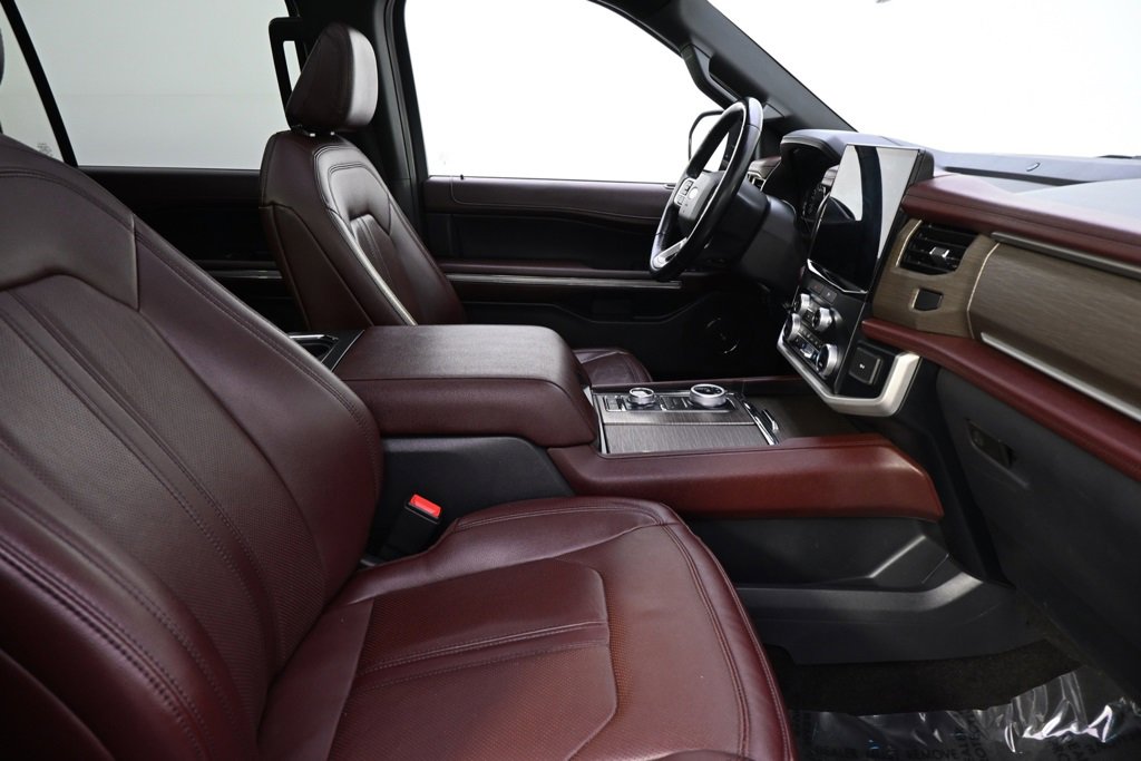 Used 2023 Ford Expedition Limited image 16