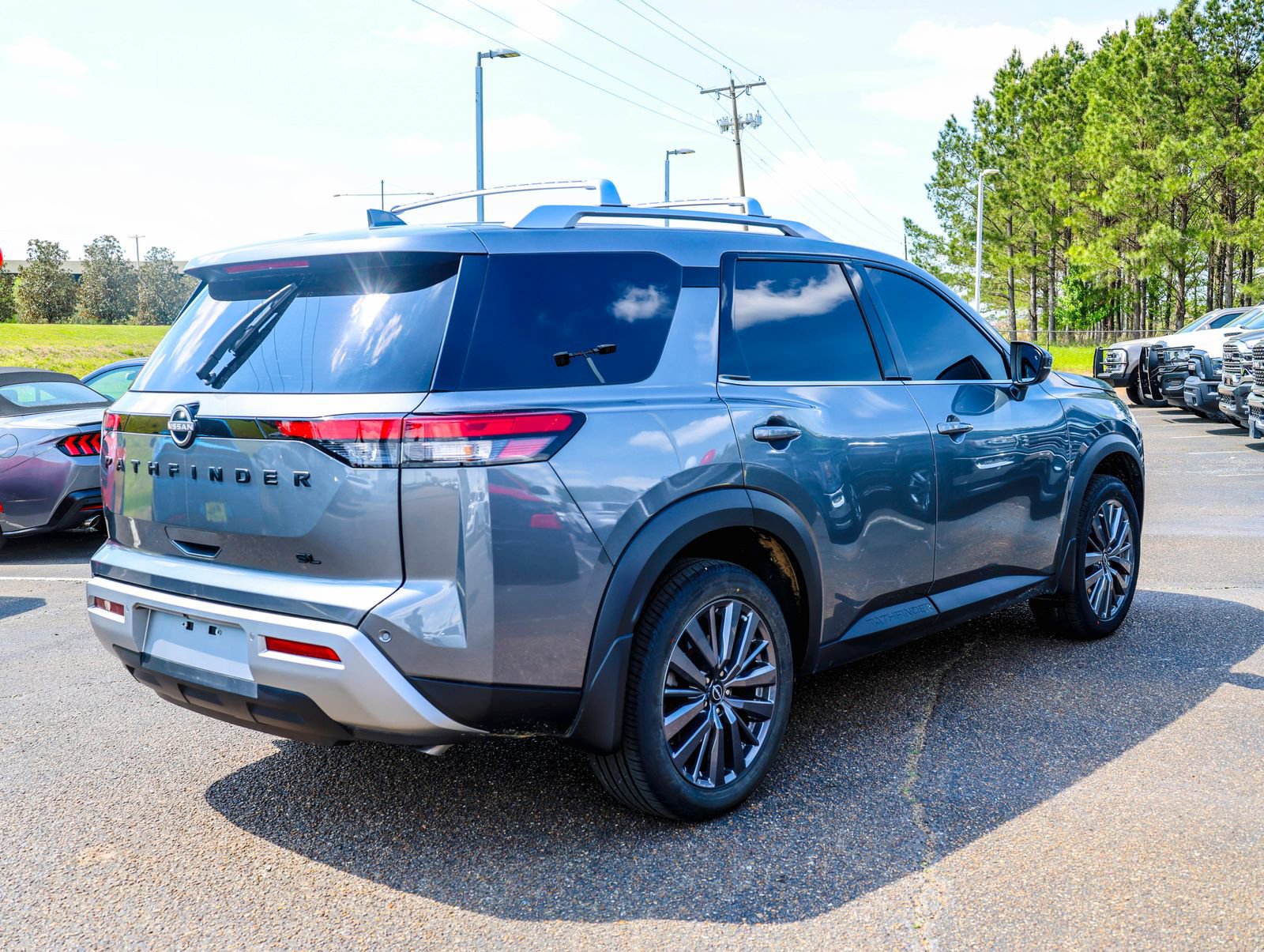 Used 2024 Nissan Pathfinder SL w/ SL Premium Package image 7