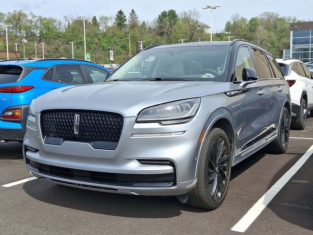 Used 2023 Lincoln Aviator Reserve w/ Jet Package AWD/4WD image 3