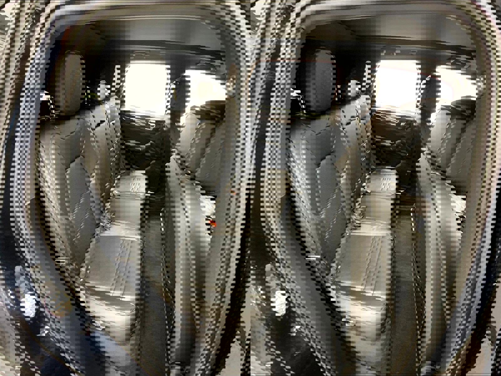 Used 2023 Porsche Cayenne Platinum Edition image 23