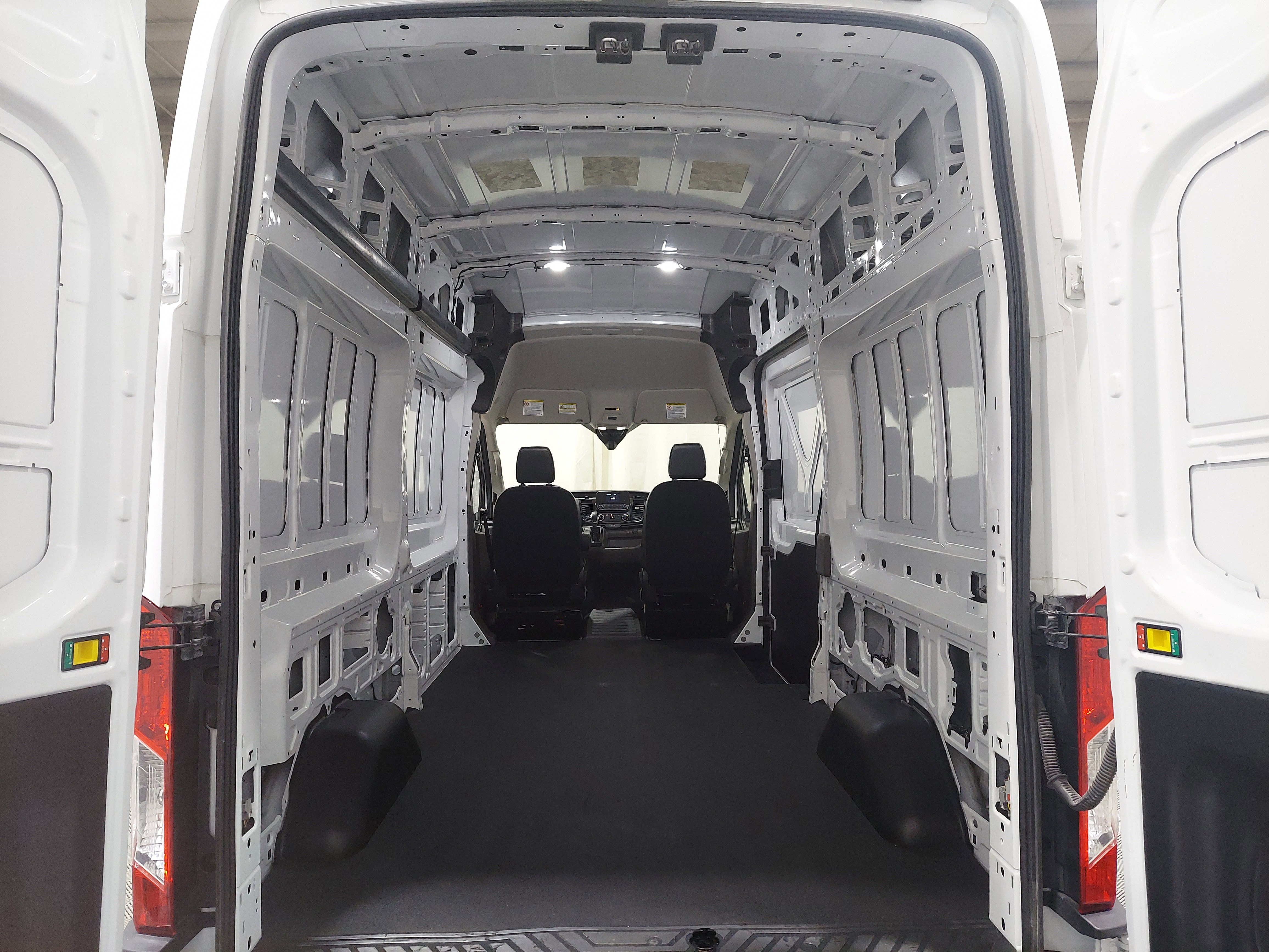 Used 2024 Ford Transit 250 148 High Roof RWD image 12
