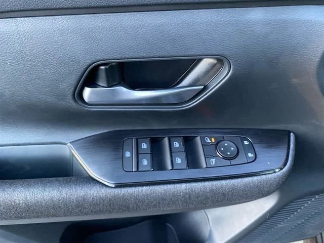 New 2026 Nissan Kicks SV w/ SV Premium Package image 10