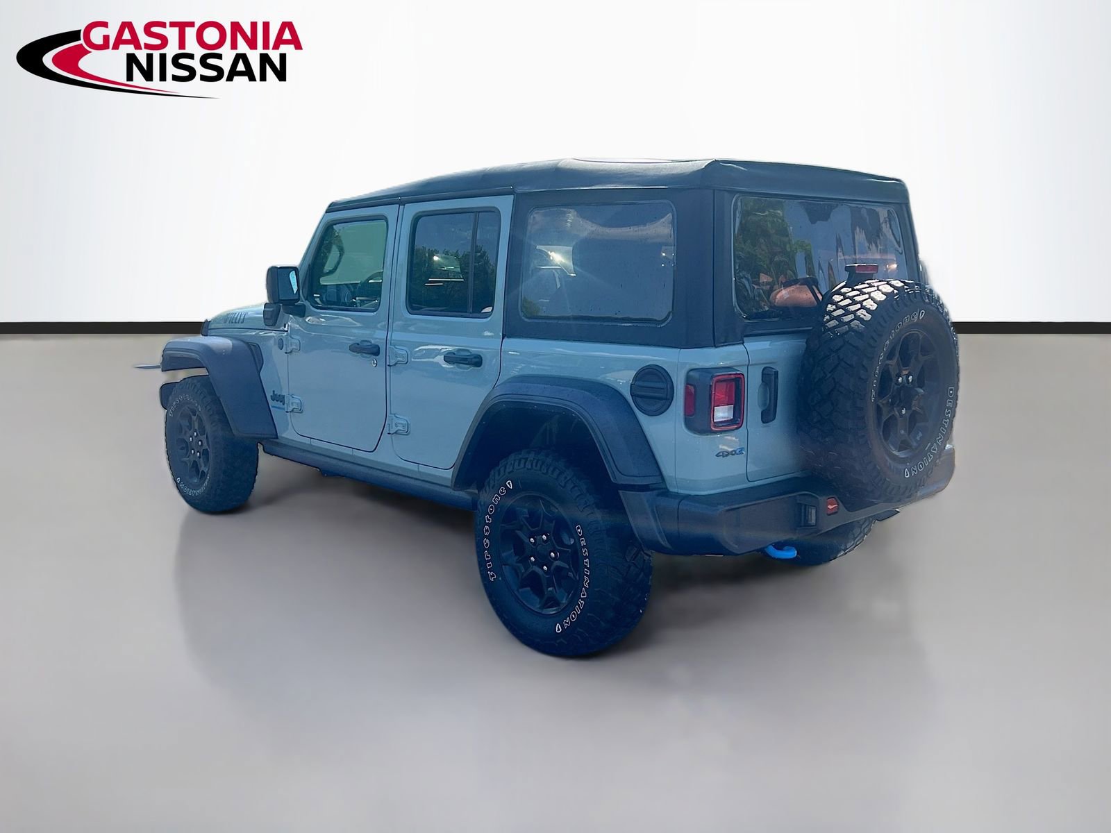 Used 2023 Jeep Wrangler Unlimited w/ Cold Weather Group image 6