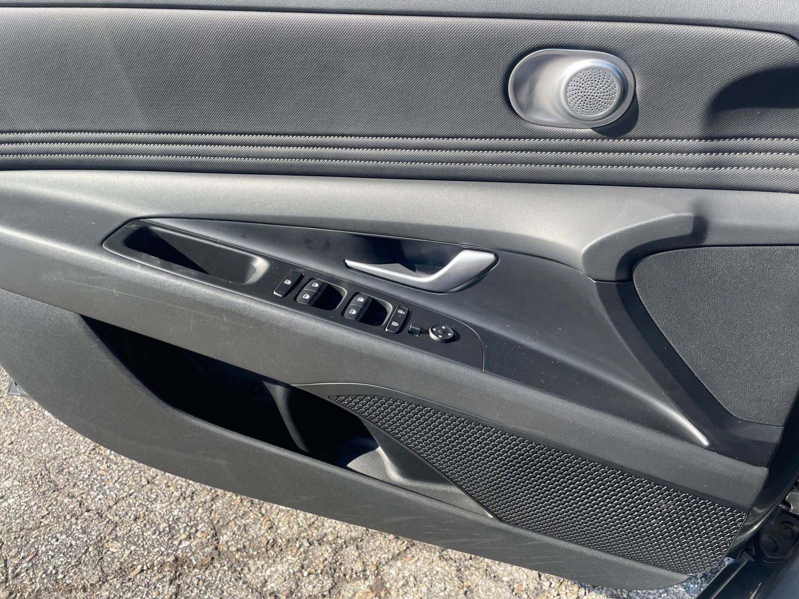 Used 2025 Hyundai Elantra SEL FWD image 18