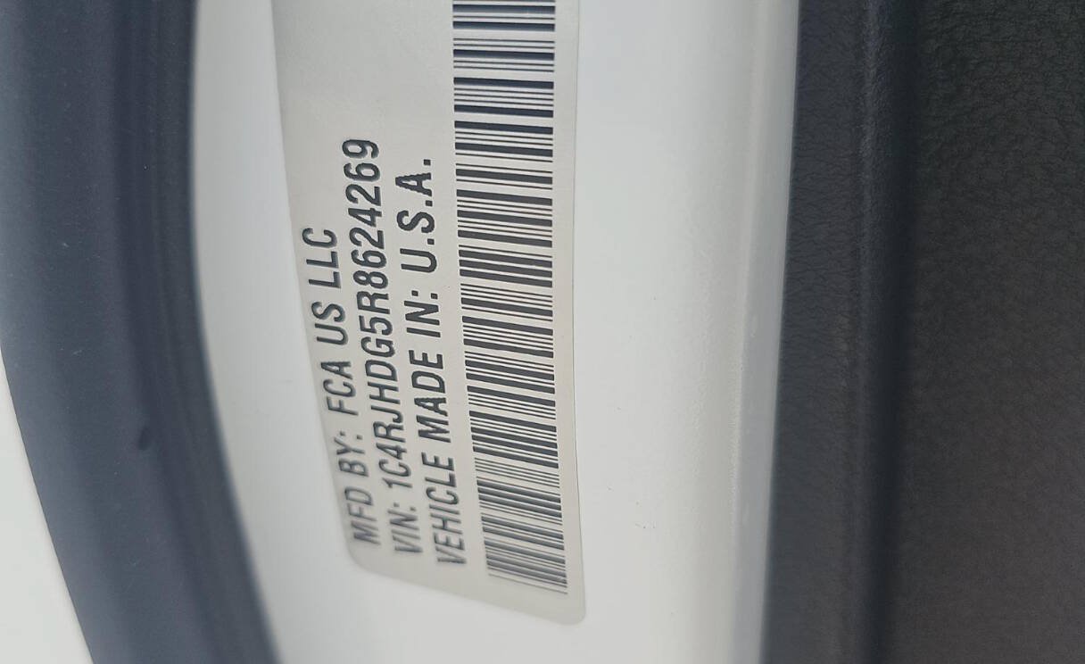 Used 2024 Jeep Grand Cherokee Overland AWD/4WD image 19