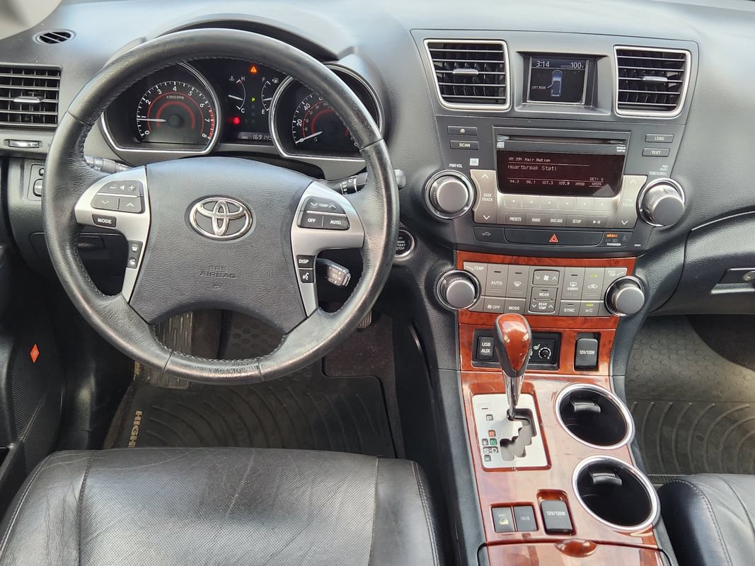 Used 2012 Toyota Highlander Limited w/ Tow Pkg AWD/4WD image 29