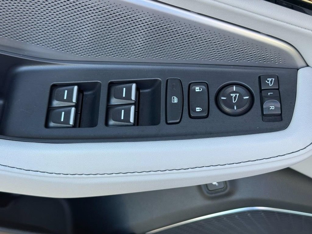 Certified 2026 Acura MDX w/ Technology Package AWD/4WD image 18