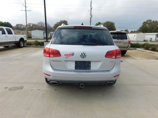 Used 2014 Volkswagen Touareg Sport image 6