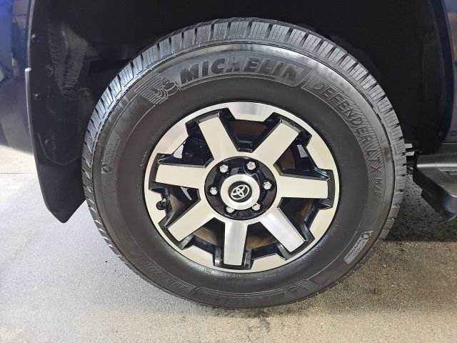 Used 2020 Toyota 4Runner TRD Off-Road Premium w/ Moonroof Package AWD/4WD image 7