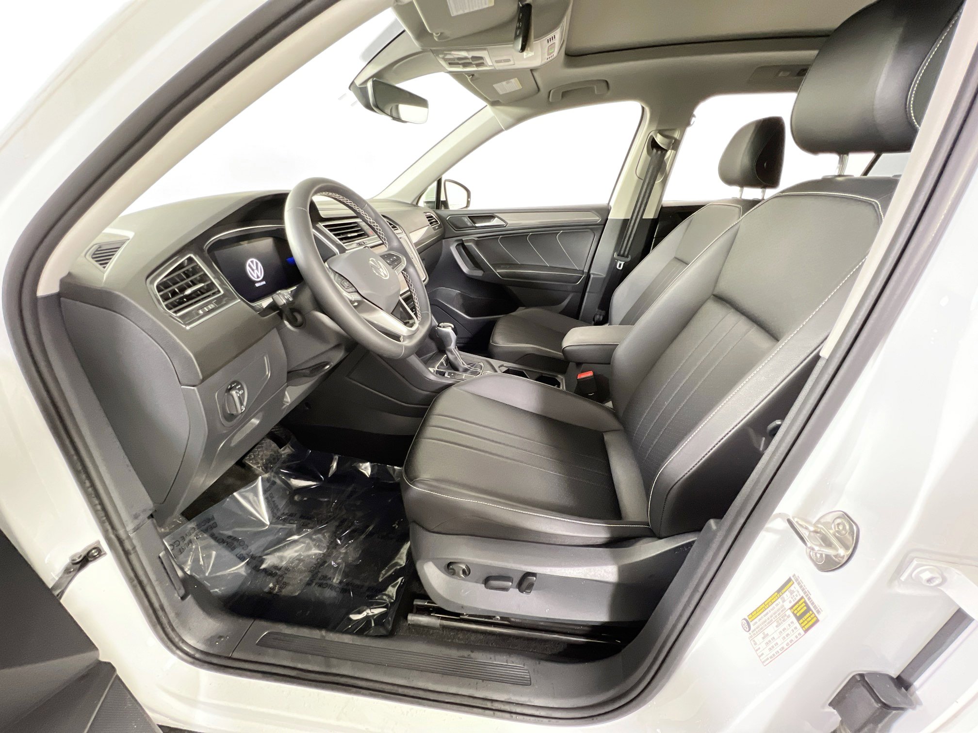 Used 2022 Volkswagen Tiguan SE AWD/4WD image 20
