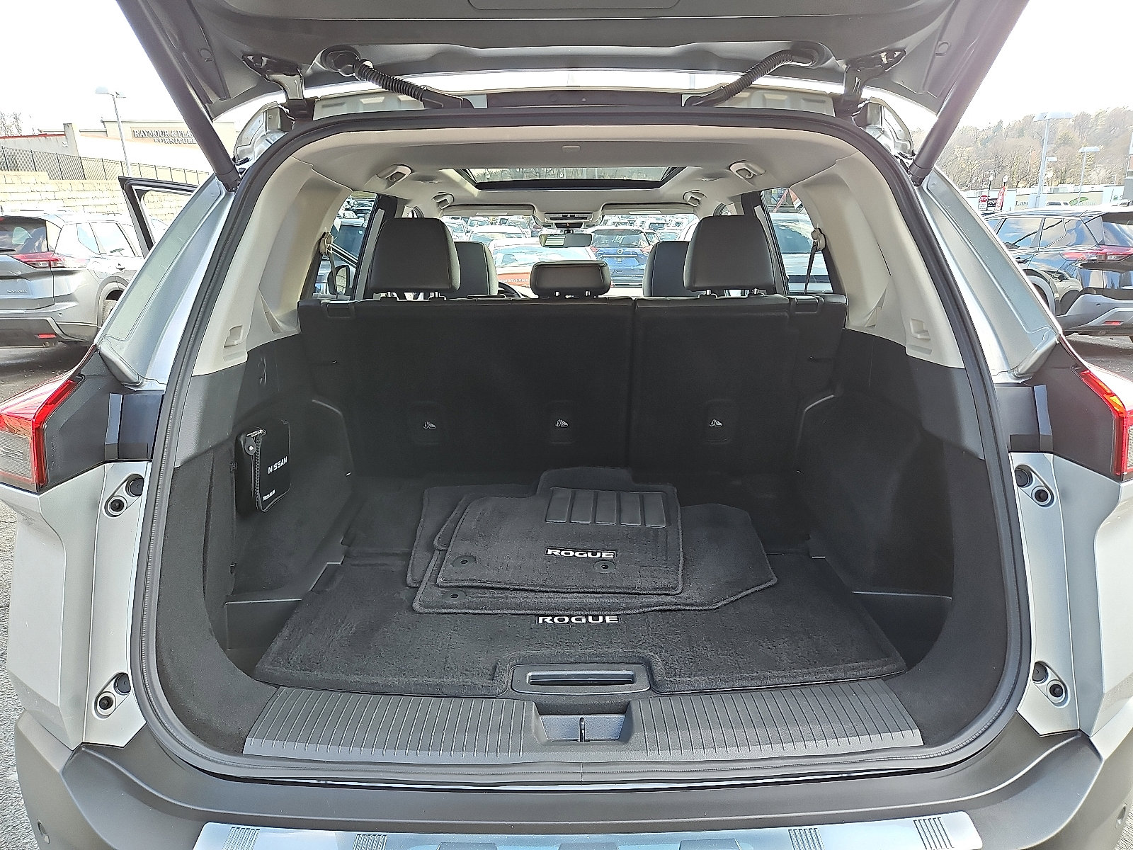 Certified 2023 Nissan Rogue SL w/ SL Premium Package image 29