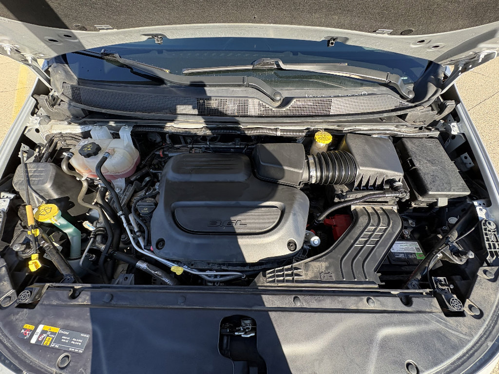 Used 2024 Chrysler Pacifica Touring-L image 12