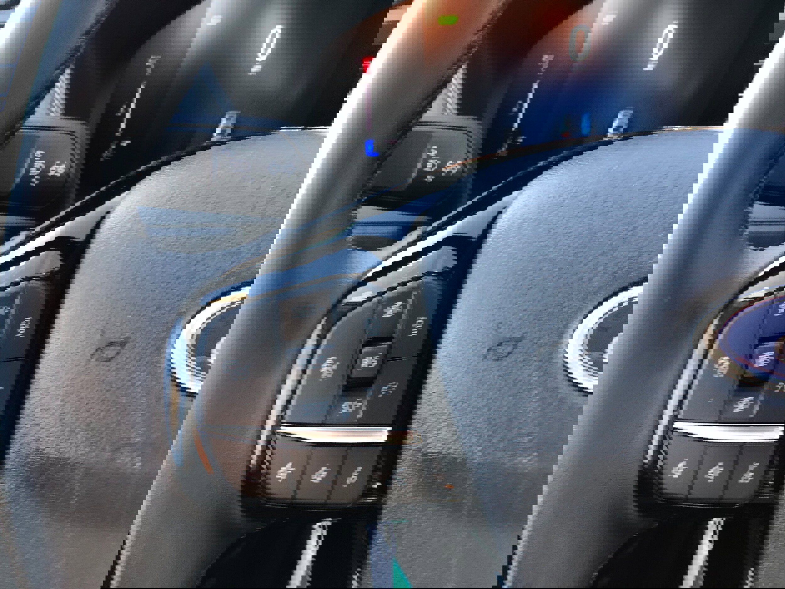 New 2025 Ford Escape SE w/ Class II Trailer Tow Package image 15