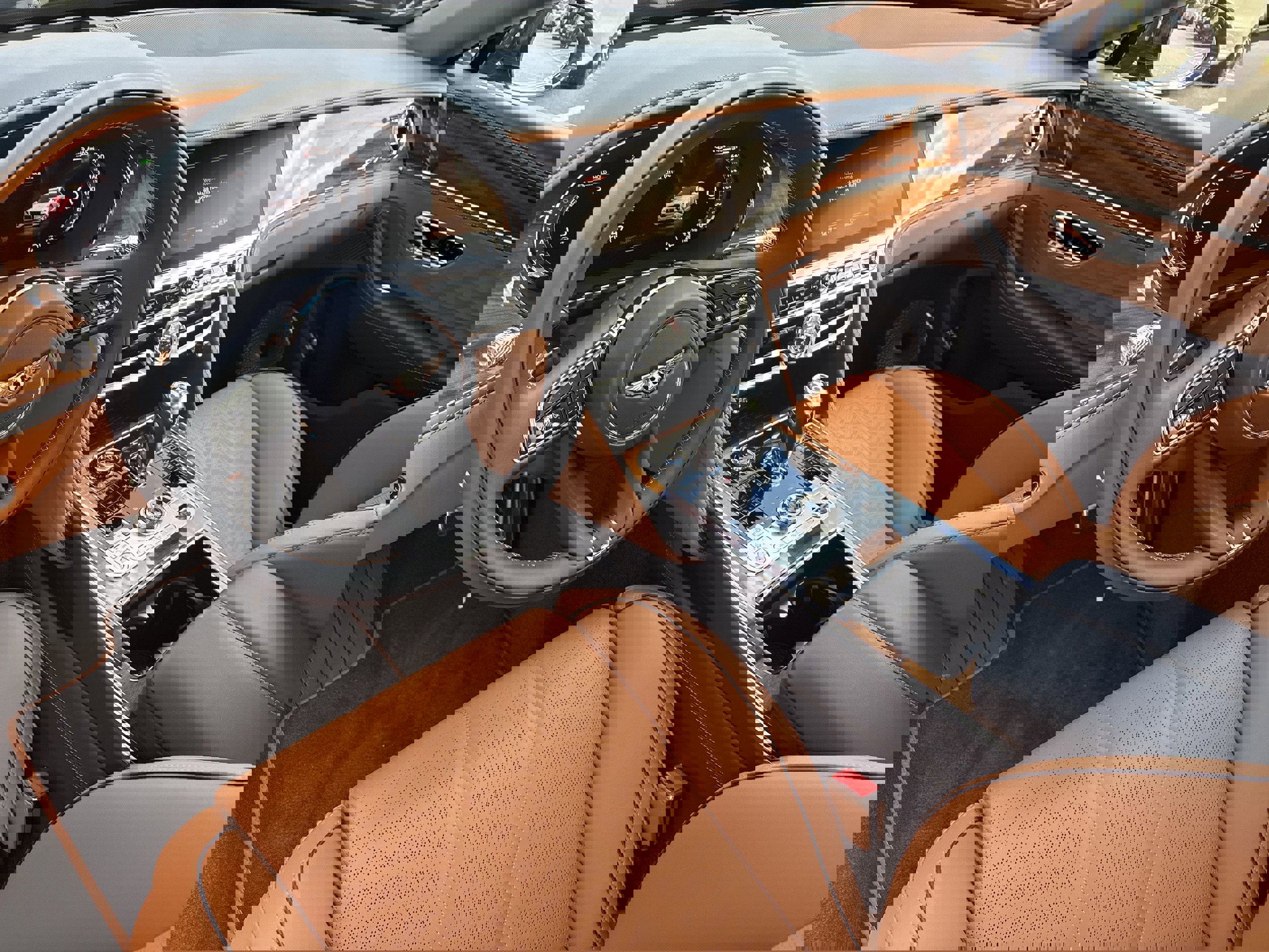 New 2025 Bentley Flying Spur Plug-In Hybrid image 14