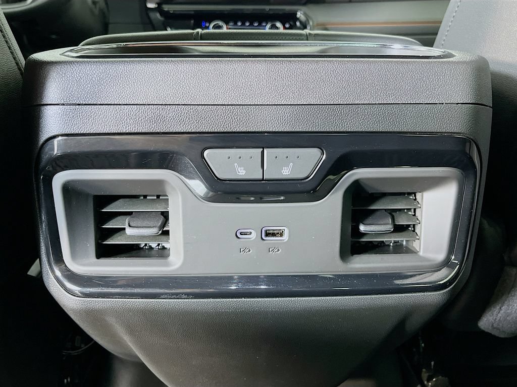 Used 2024 GMC Sierra 2500 AT4 w/ Technology Package AWD/4WD image 33