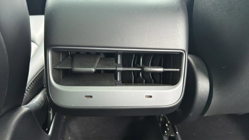 Used 2025 Tesla Model Y Long Range image 21