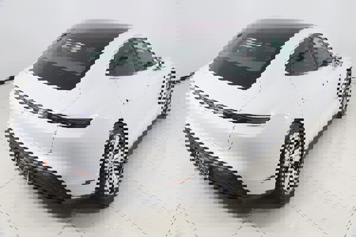 Used 2020 Porsche Taycan 4S image 57