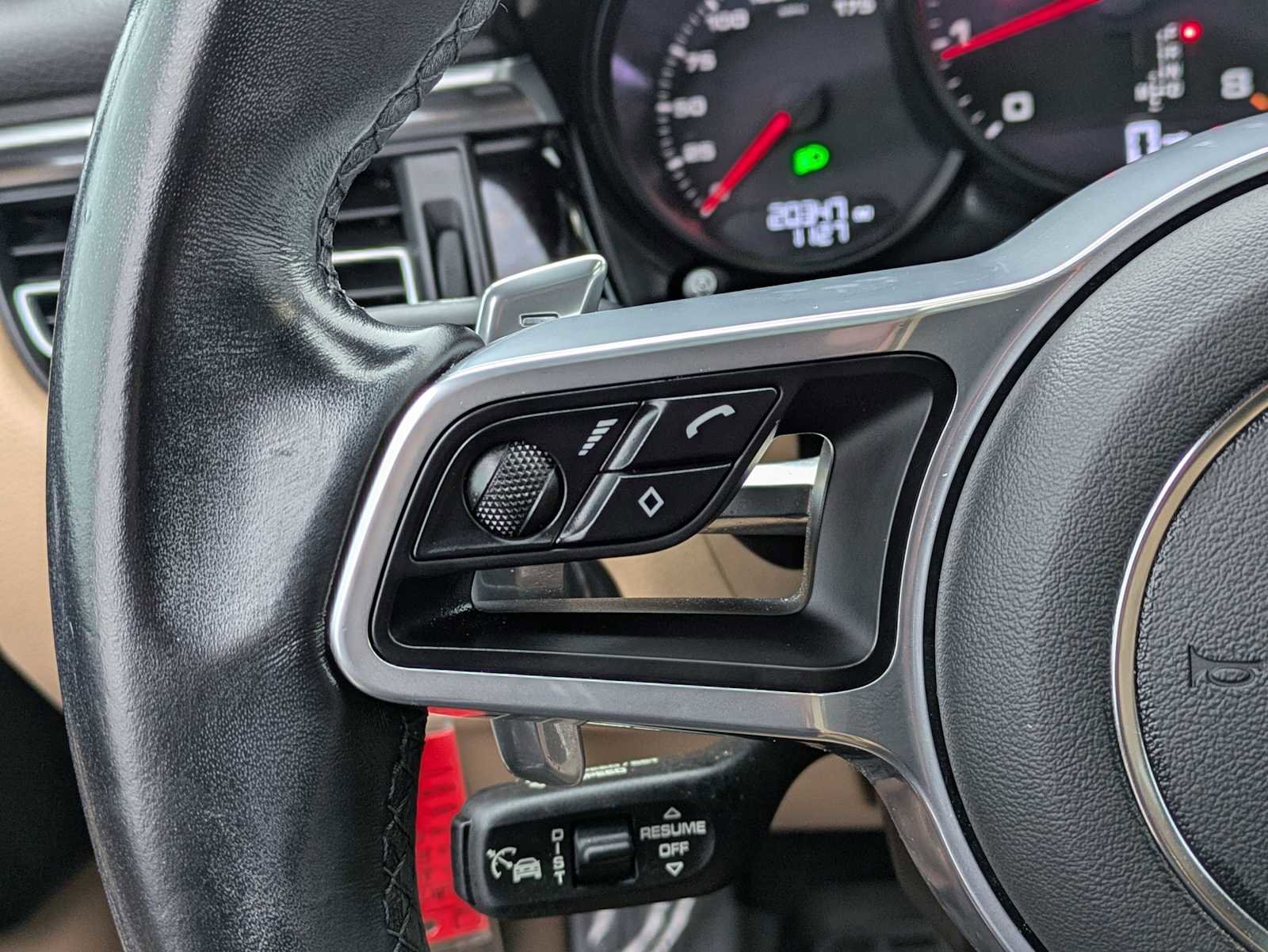 Used 2021 Porsche Macan image 20