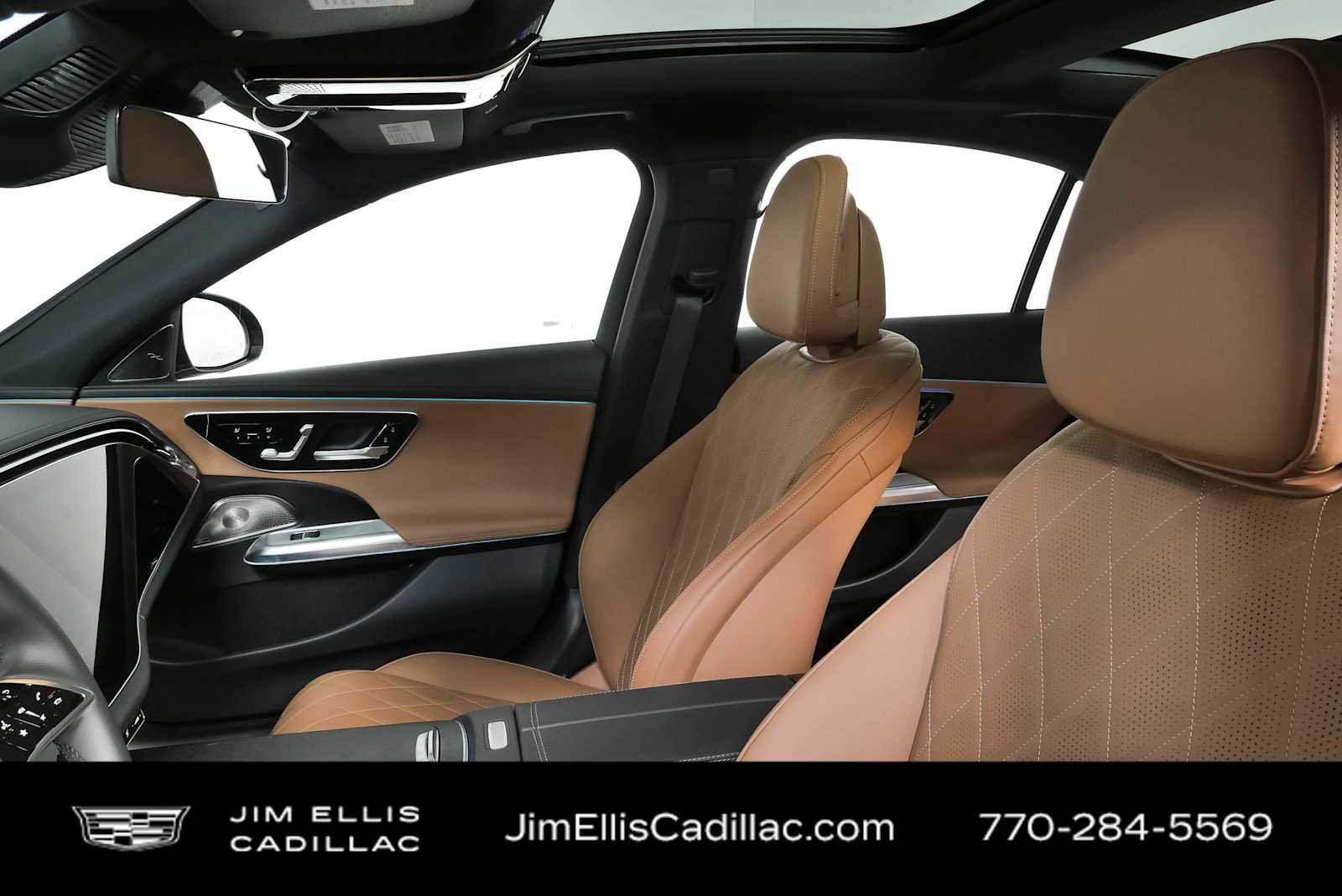 Used 2024 Mercedes-Benz E 350 4MATIC Sedan image 5