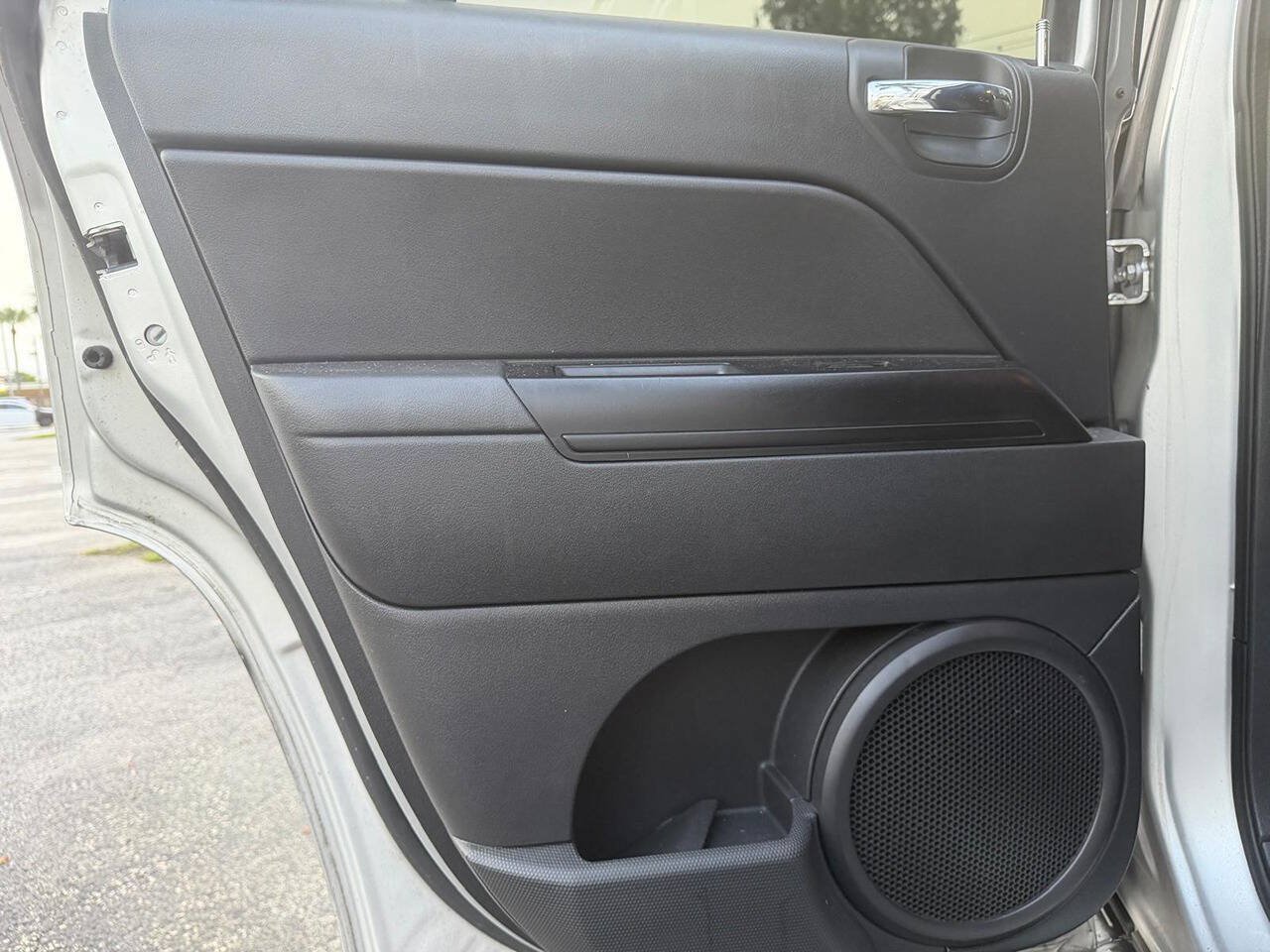 Used 2012 Jeep Compass Latitude w/ Sun/Sound Group FWD image 14