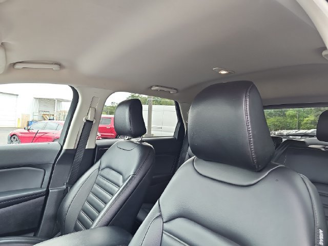 Used 2024 Ford Edge SEL AWD/4WD image 16
