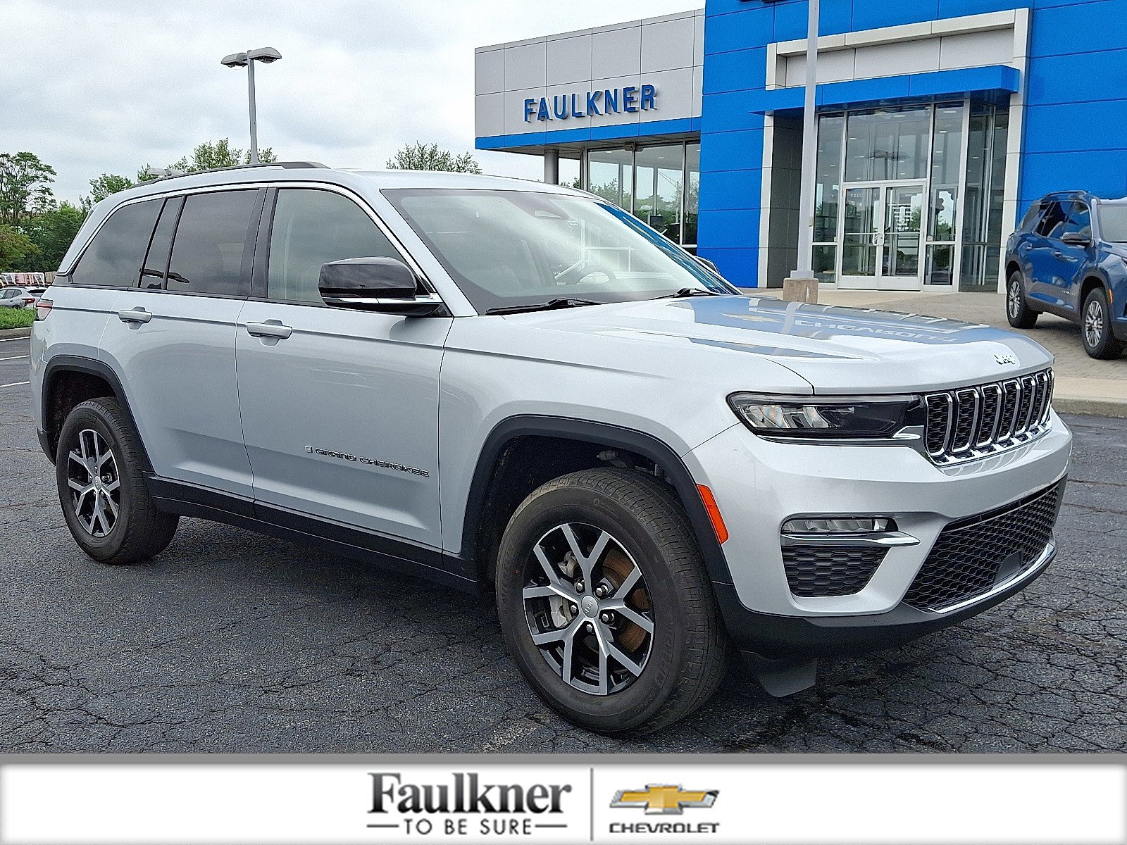 Used 2023 Jeep Grand Cherokee Limited w/ Trailer Tow Prep Group (B)