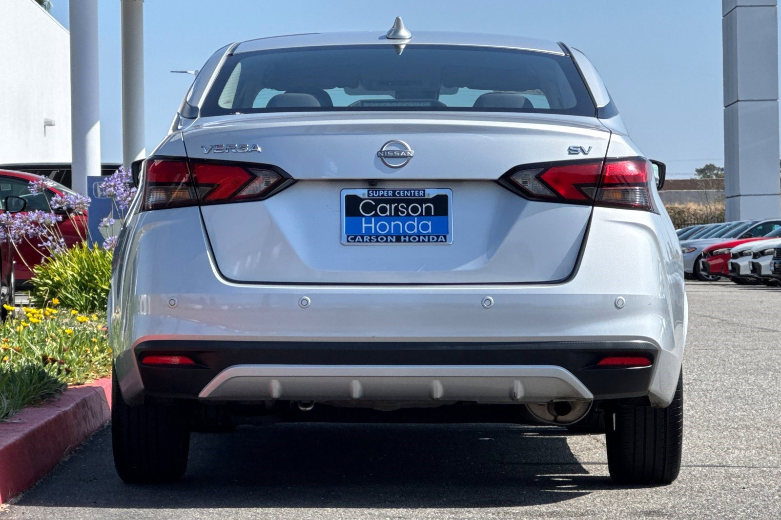 Used 2023 Nissan Versa SV FWD image 9