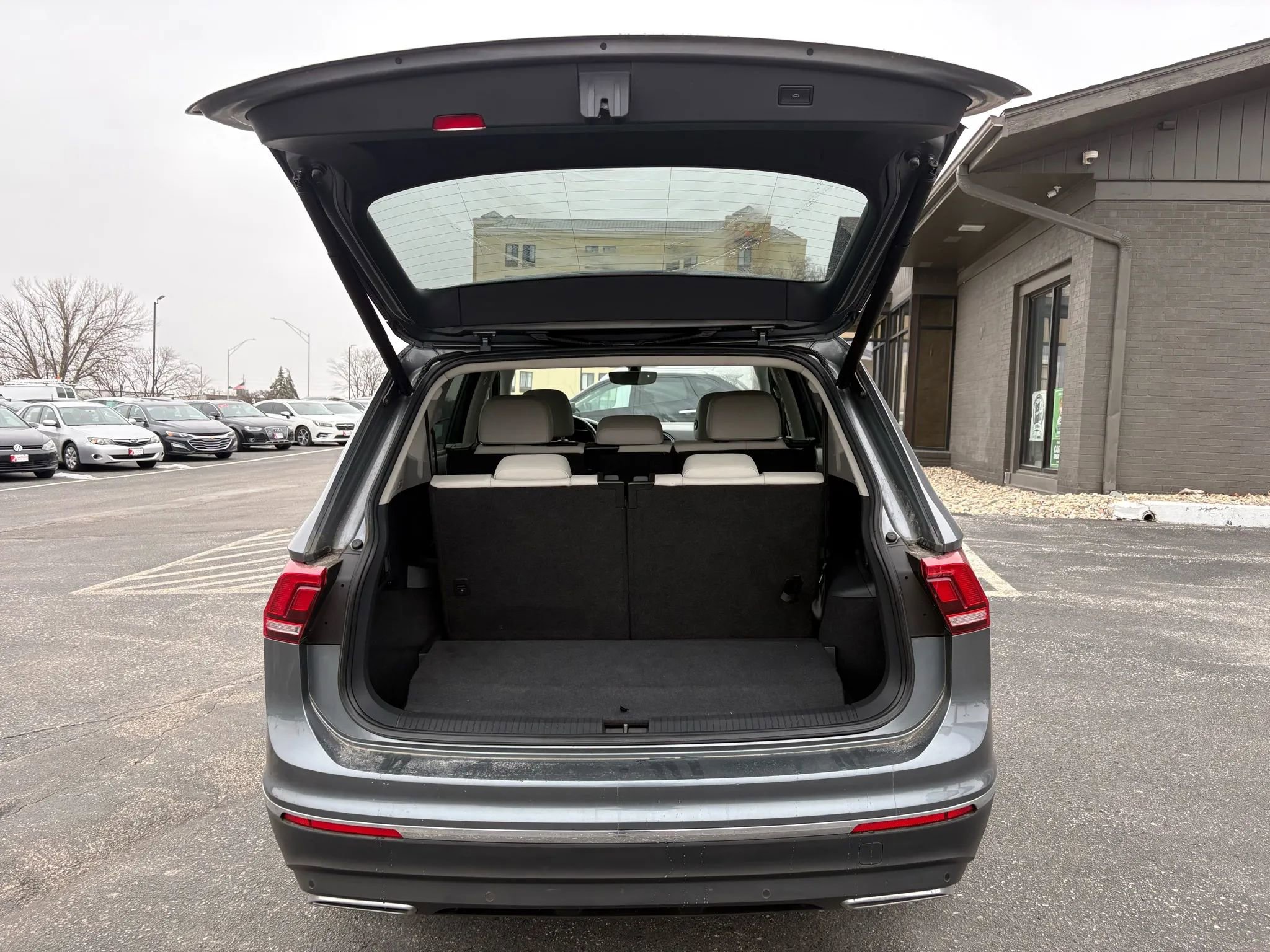Used 2019 Volkswagen Tiguan SEL image 10