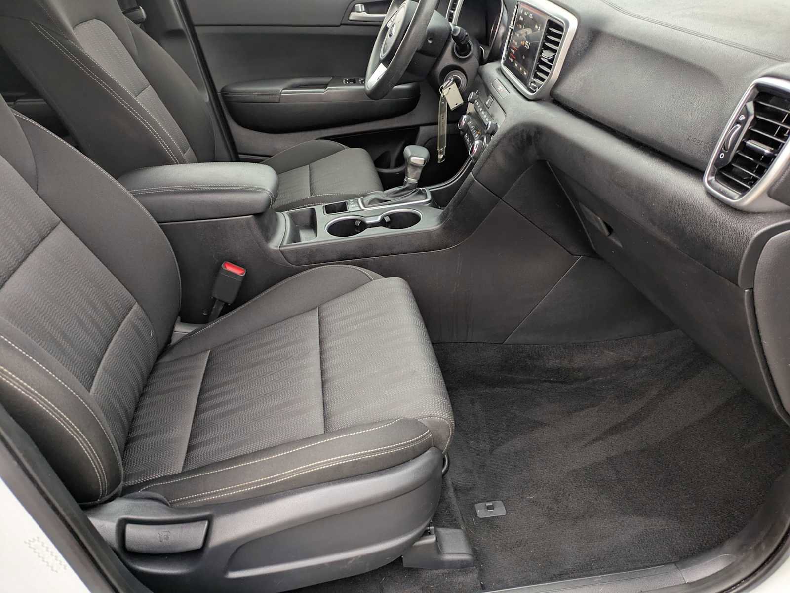 Used 2020 Kia Sportage LX image 19