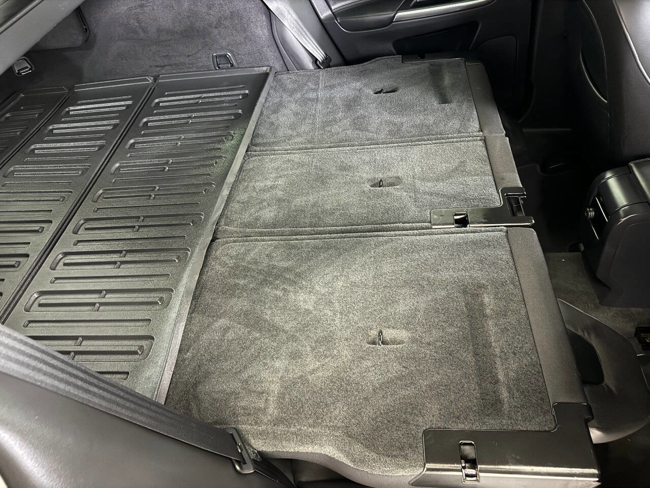 Used 2017 Volvo XC60 T5 w/ Tailgate Package image 81