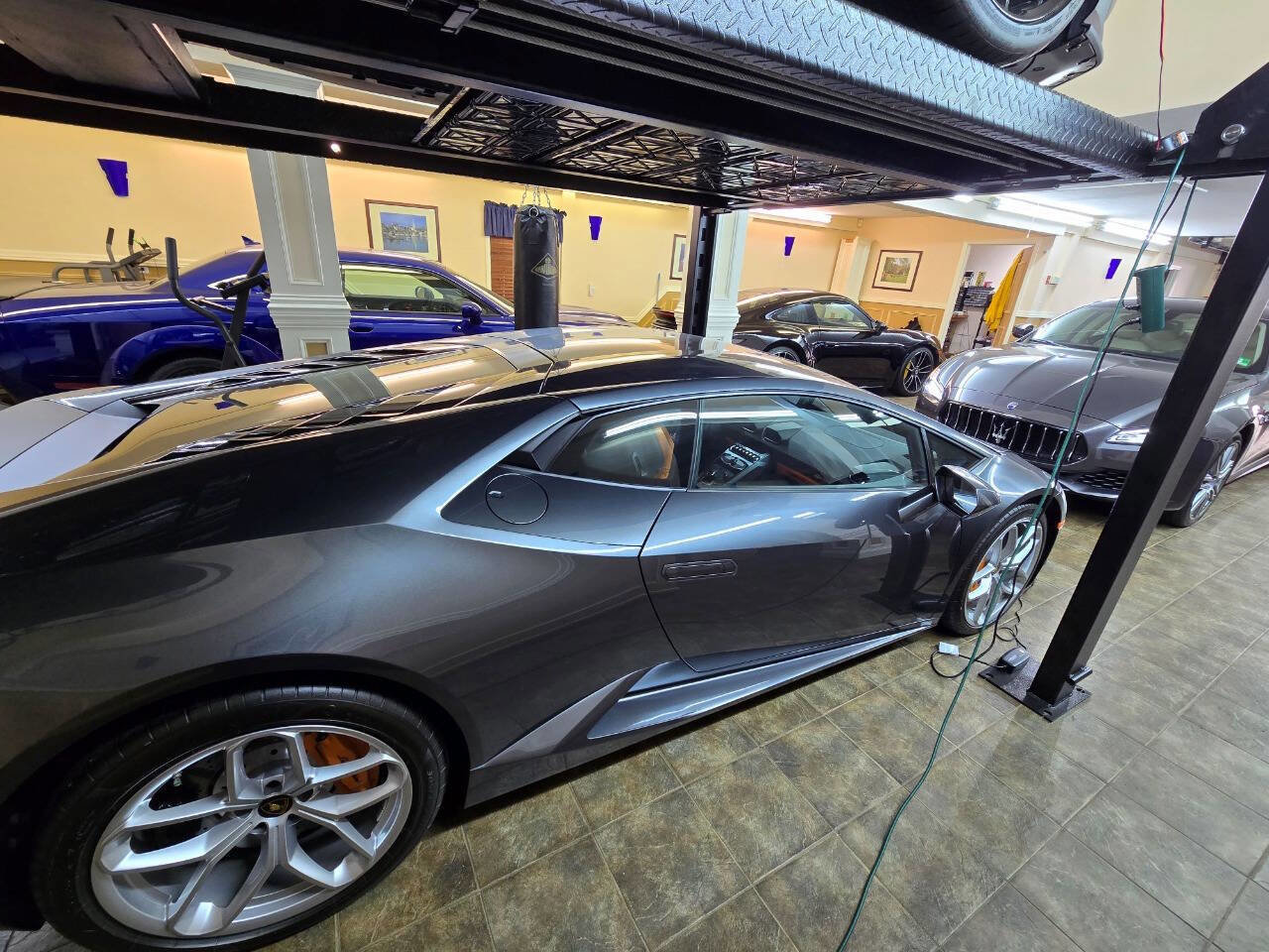 Used 2018 Lamborghini Huracan LP 580-2 RWD image 9