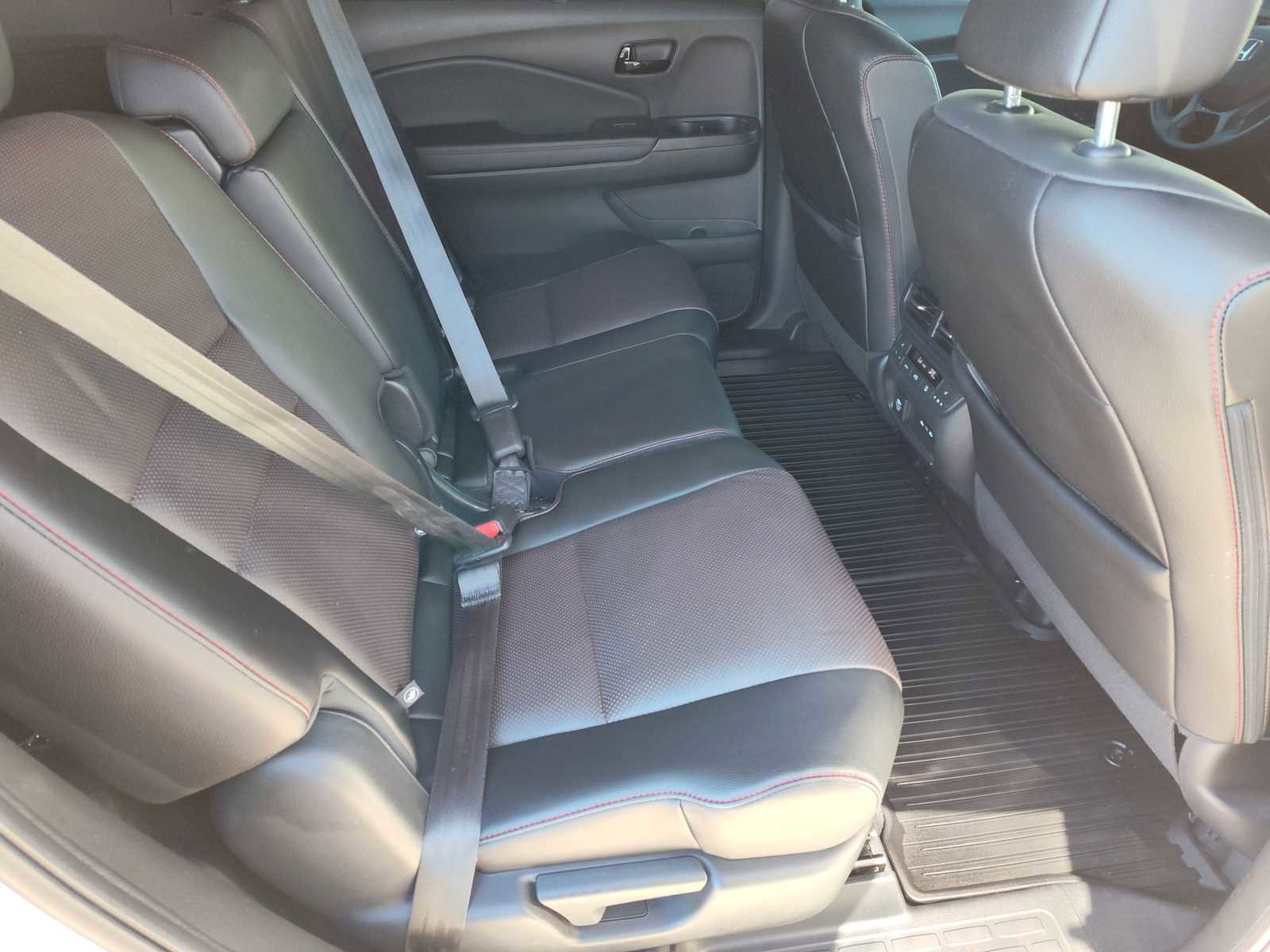Used 2024 Honda Passport Black Edition image 22