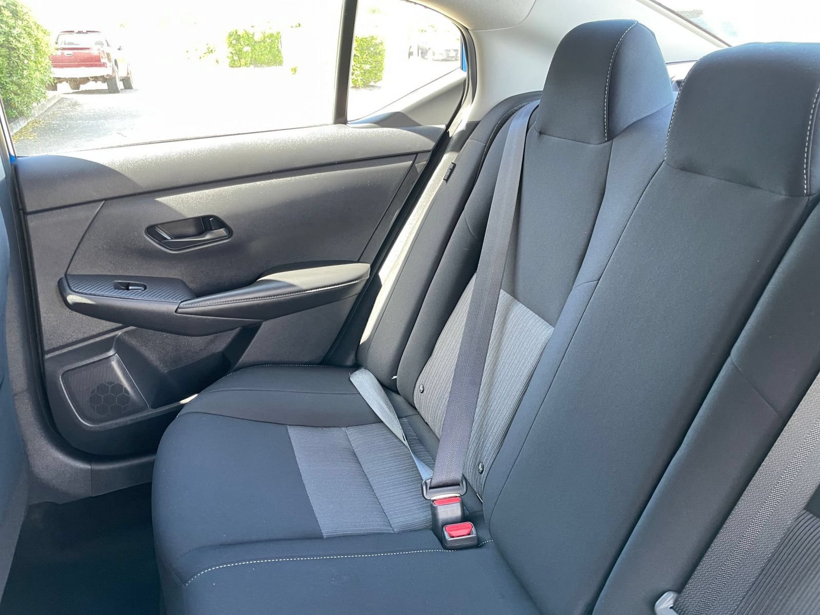 Used 2025 Nissan Sentra SV FWD image 39