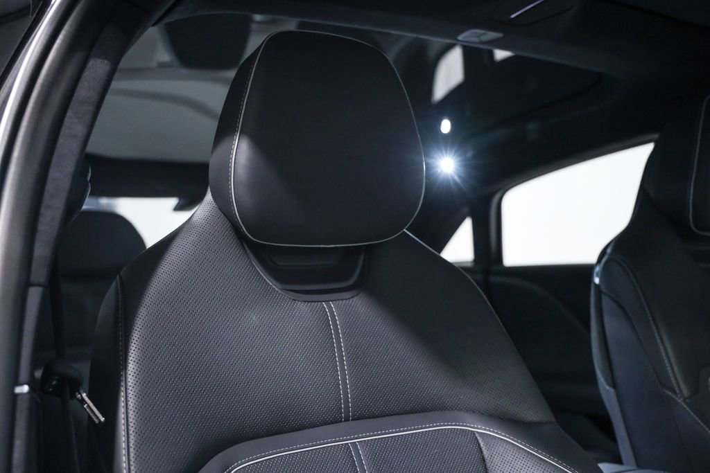 Used 2023 Lucid Air Grand Touring image 32