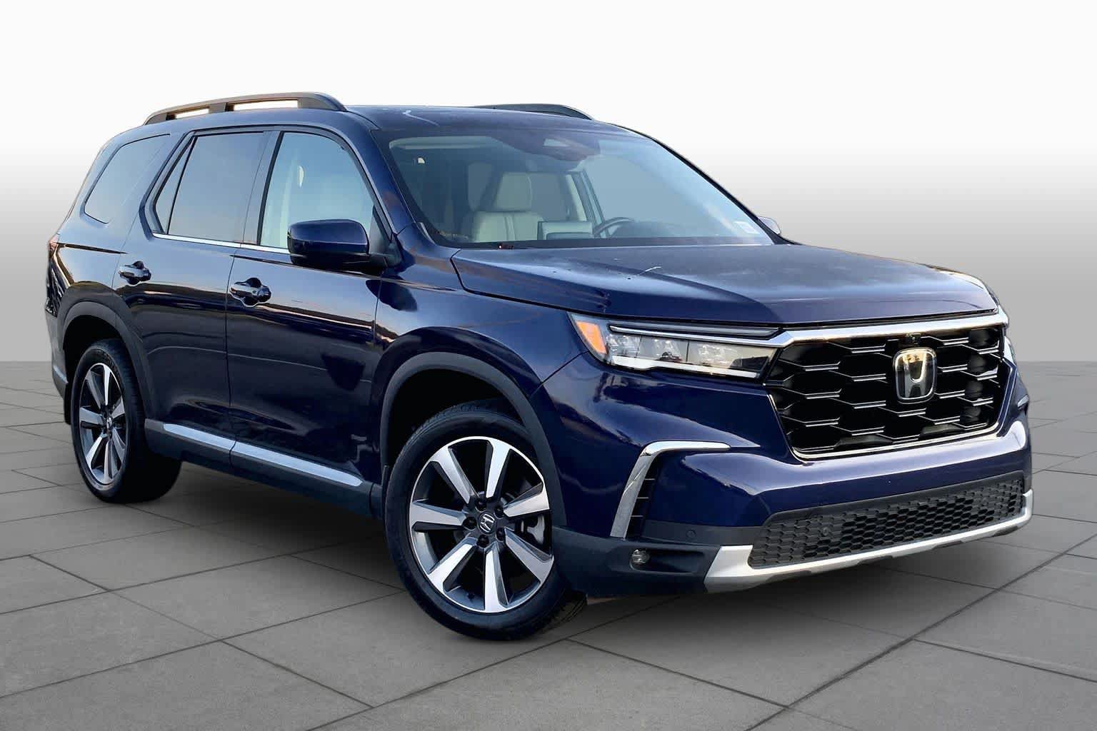 Used 2023 Honda Pilot Elite image 3