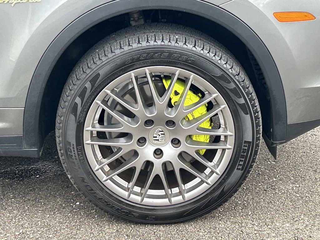 Used 2018 Porsche Cayenne S w/ Premium Package Plus image 9