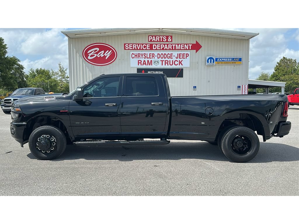 New 2026 RAM 3500 Big Horn AWD/4WD image 2