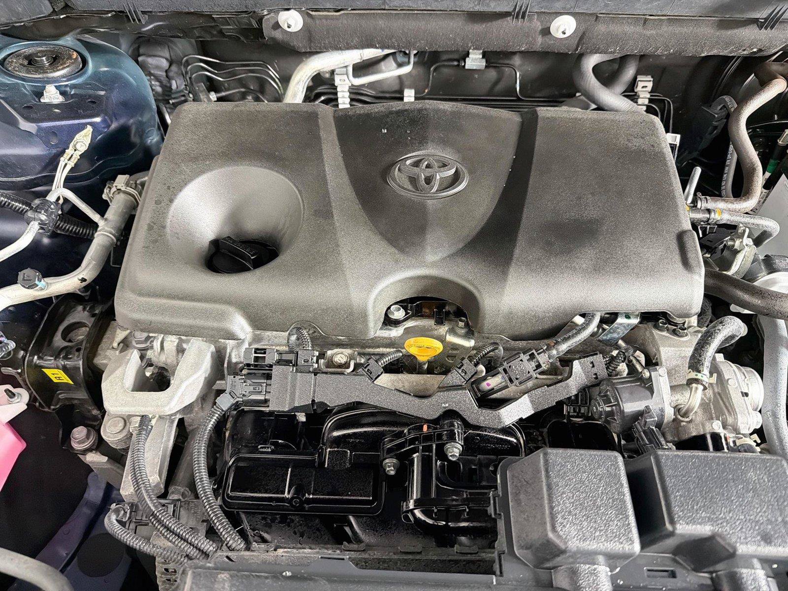 Used 2025 Toyota RAV4 XLE AWD/4WD image 32