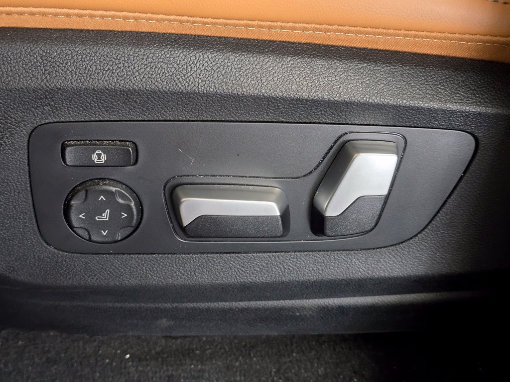 Used 2024 BMW X5 xDrive40i w/ Parking Assistance Package AWD/4WD image 18