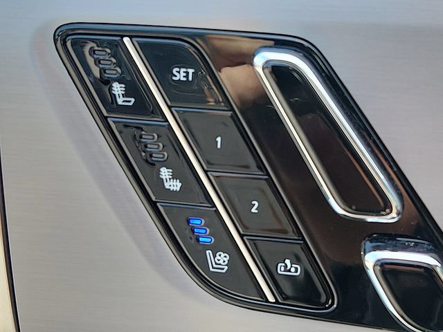 Certified 2026 Cadillac Vistiq Sport w/ LPO, Floor Liner Package AWD/4WD image 25