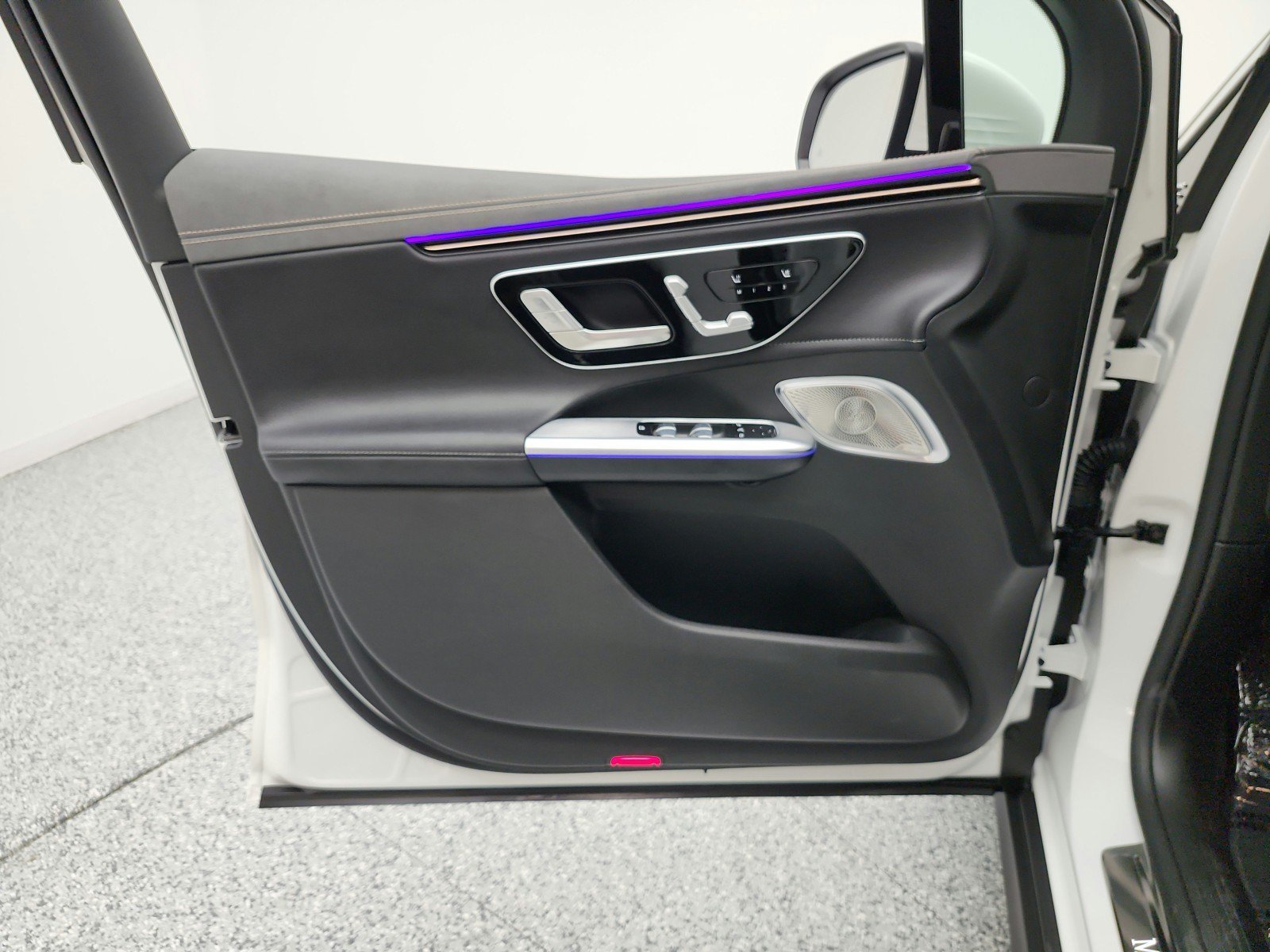 Certified 2023 Mercedes-Benz EQE 500 4MATIC SUV w/ Exclusive Trim Package image 12